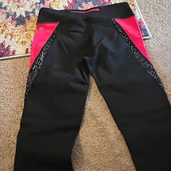 Fabletics small cropped leggings - Picture 8 of 8